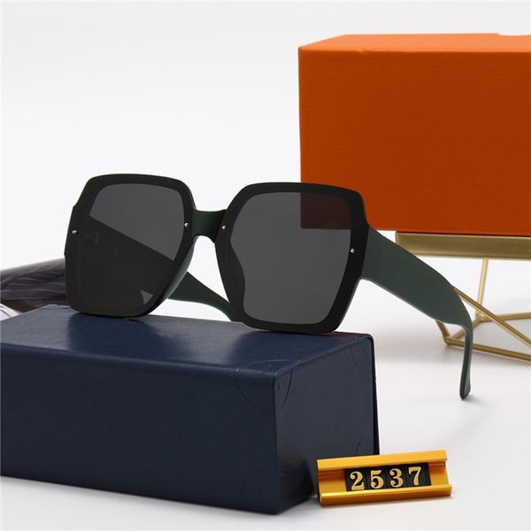 luxury sunglasses for man woman designer goggle beach sun glasses retro small frame luxury design uv400, White;black
luxury sunglasses for man woman designer goggle beach sun glasses retro small frame luxury design uv400, White;black