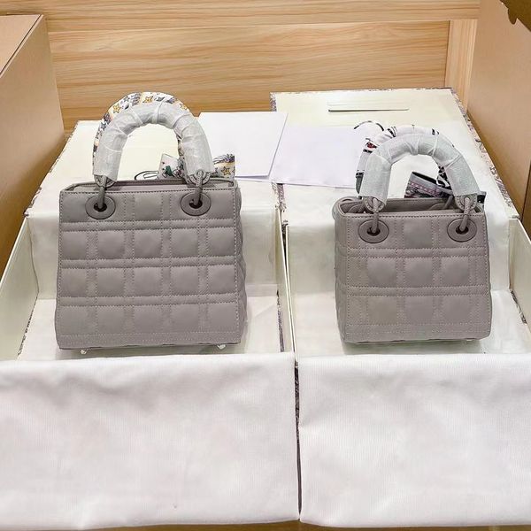 cute 2022 black ladies bags r luxury handbags silver shoulder bag cross-body women totes crossbody clutch fashion handbag thread small lady
cute 2022 black ladies bags r luxury handbags silver shoulder bag cross-body women totes crossbody clutch fashion handbag thread small lady