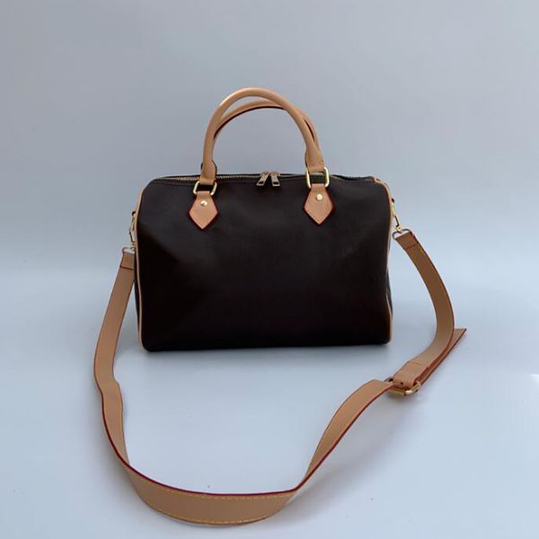 luxurys designer bags large capacity real leather bag women's travel handbag men's boston portable leather soft edge suitcase 35cm
luxurys designer bags large capacity real leather bag women's travel handbag men's boston portable leather soft edge suitcase 35cm
