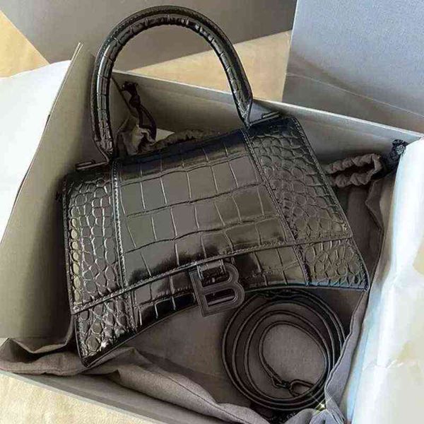 bags designer fashion bbalencaigass handbags home high version hourglass bag nvzhen crocodile pattern portable messenger small square 2022 s
bags designer fashion bbalencaigass handbags home high version hourglass bag nvzhen crocodile pattern portable messenger small square 2022 s