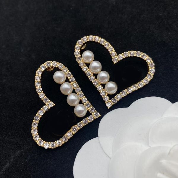 stud earrings light luxury brand designer classic fashion 925 silver needle mixed pearl water diamond style heart shape wedding couple gift, Golden;silver
stud earrings light luxury brand designer classic fashion 925 silver needle mixed pearl water diamond style heart shape wedding couple gift, Golden;silver