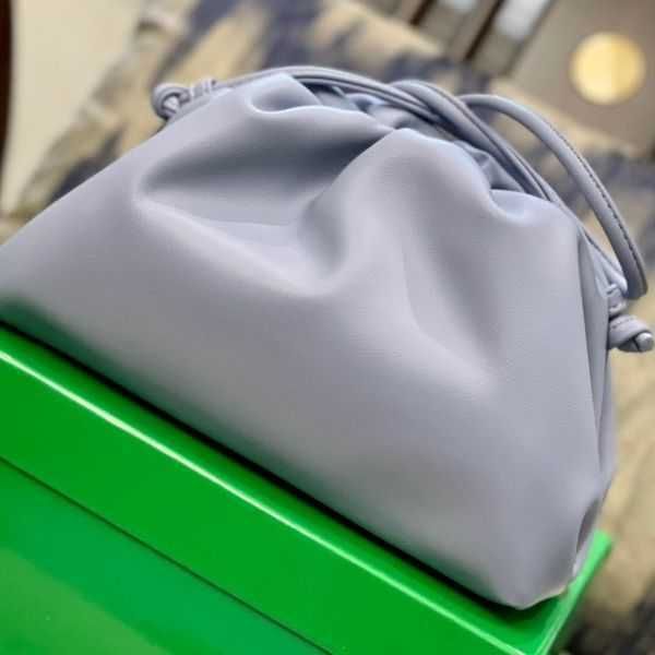 bottegas designer bags venetas 2022 new korean version with foreign air cloud bag light and comfortable fairy cross body 5t5s
bottegas designer bags venetas 2022 new korean version with foreign air cloud bag light and comfortable fairy cross body 5t5s