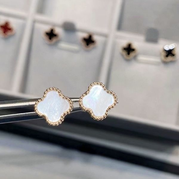 fashion designer womens stud pearl earrings 18k gold earrings pearl shells 4 leaf clover girls valentines day love gift factory wholesale re, Golden;silver
fashion designer womens stud pearl earrings 18k gold earrings pearl shells 4 leaf clover girls valentines day love gift factory wholesale re, Golden;silver