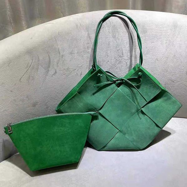 woven bag women's 2022 autumn and winter leather shoulder bag underarm large-capacity vegetable basket tote bag high-end sense
woven bag women's 2022 autumn and winter leather shoulder bag underarm large-capacity vegetable basket tote bag high-end sense