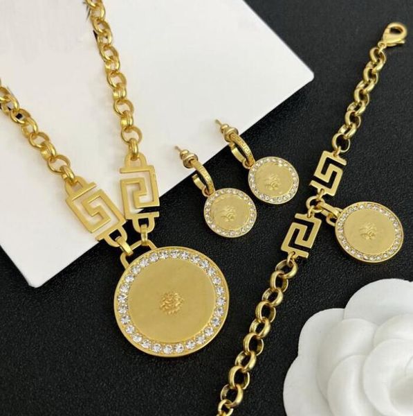 retro designer jewelry v letter chain necklace bracelet earring brass greece pattern pure copper banshee medusa head portrait birthday festi, Black
retro designer jewelry v letter chain necklace bracelet earring brass greece pattern pure copper banshee medusa head portrait birthday festi, Black