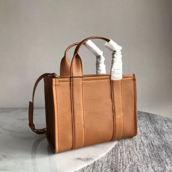 fashion womens luxury totes crossbody bags shoulder bags leather tote handbags 24cm 32cm two size 100 quality small cross body shopping bag
fashion womens luxury totes crossbody bags shoulder bags leather tote handbags 24cm 32cm two size 100 quality small cross body shopping bag