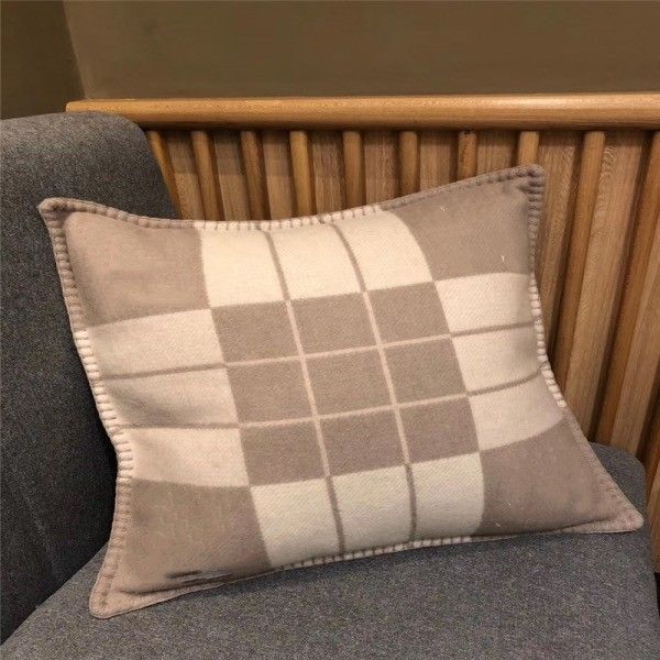 good color nevy cushion beige pillow and blanket quailty 100% wool home cushions have 100 cotton filling fast ship
good color nevy cushion beige pillow and blanket quailty 100% wool home cushions have 100 cotton filling fast ship