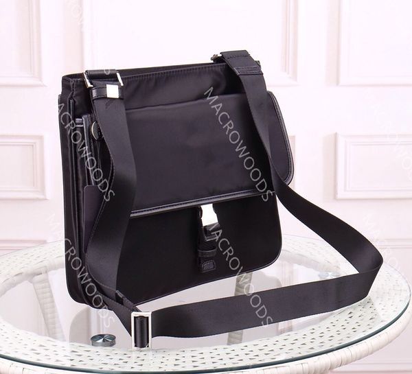 luxury men shoulder bag student bag man messenger bags waterproof material crossbody cell phone pocket purse designer business handbag lady
luxury men shoulder bag student bag man messenger bags waterproof material crossbody cell phone pocket purse designer business handbag lady