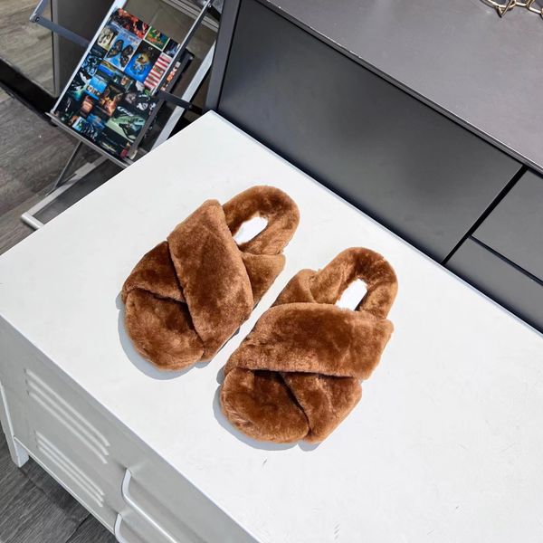 2022 new slippers luxury designer women's sandals plush flat shoes rubber platform high-heeled flip-flops outdoor non-slip cross jelly, Black
2022 new slippers luxury designer women's sandals plush flat shoes rubber platform high-heeled flip-flops outdoor non-slip cross jelly, Black