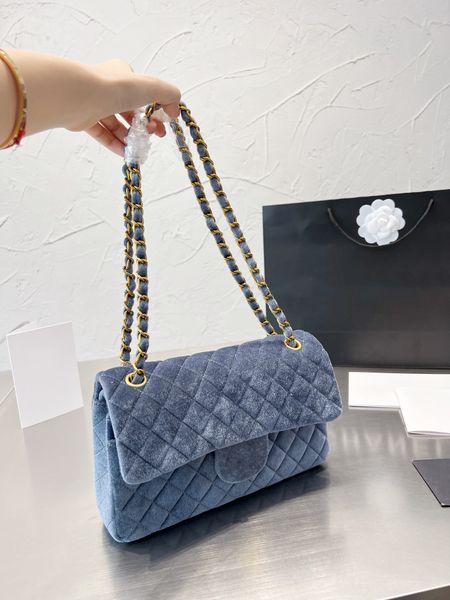 luxurious designers bags velvet autumn and winter new bags rhombus single shoulder messenger bag chain bag
luxurious designers bags velvet autumn and winter new bags rhombus single shoulder messenger bag chain bag