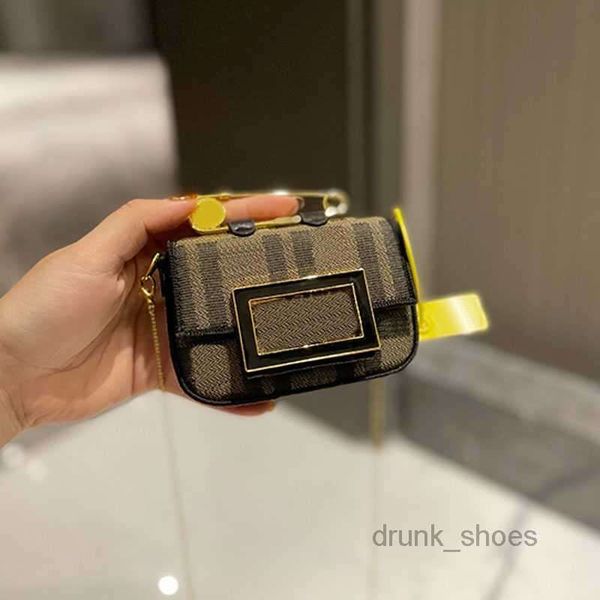 evening bags mini bag classic old flower coin purse clutch wallet chain shoulder bags crossbody handbags metal letter hasp women lipstick ba
evening bags mini bag classic old flower coin purse clutch wallet chain shoulder bags crossbody handbags metal letter hasp women lipstick ba