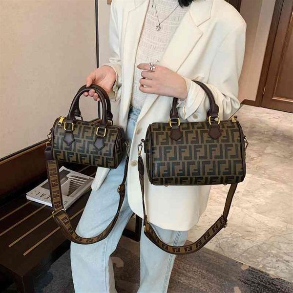2022 latest handbag factory store on bags for ladies trend printed women's diagonal straddle bags2486
2022 latest handbag factory store on bags for ladies trend printed women's diagonal straddle bags2486