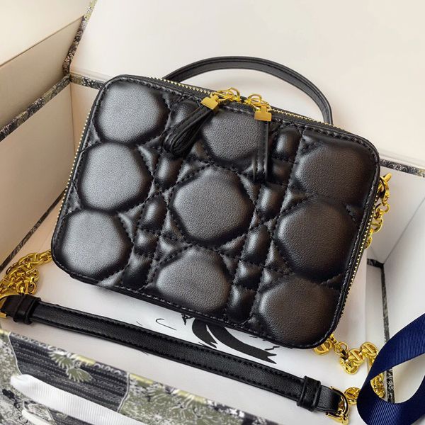 designer luxury big brand shoulder bag retro rhombus leather ladies new handbag fashion multifunctional large capacity small square bag
designer luxury big brand shoulder bag retro rhombus leather ladies new handbag fashion multifunctional large capacity small square bag