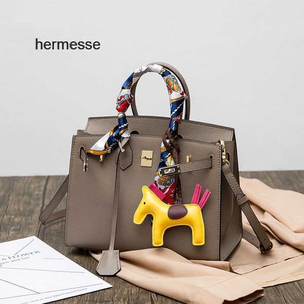 evening bags herme designer luxury bag womens 2022 new fashion versatile high capacity portable single shoulder messenger bag
evening bags herme designer luxury bag womens 2022 new fashion versatile high capacity portable single shoulder messenger bag