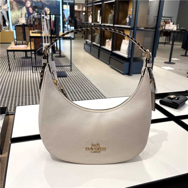 waist bags 2022 new french high-end exquisite crescent armpit bag horse drawn car leather one shoulder women's backpack
waist bags 2022 new french high-end exquisite crescent armpit bag horse drawn car leather one shoulder women's backpack