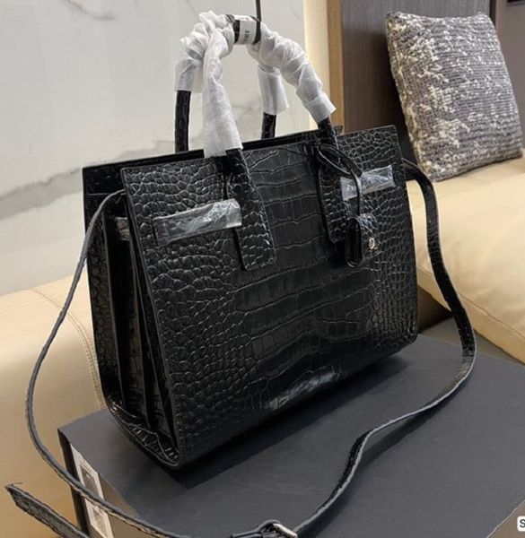 luxury designer bag shoulder handbags y quality high fashion women wallets clutch totes crossbody cowhide crocodile pattern organ bags ladie
luxury designer bag shoulder handbags y quality high fashion women wallets clutch totes crossbody cowhide crocodile pattern organ bags ladie