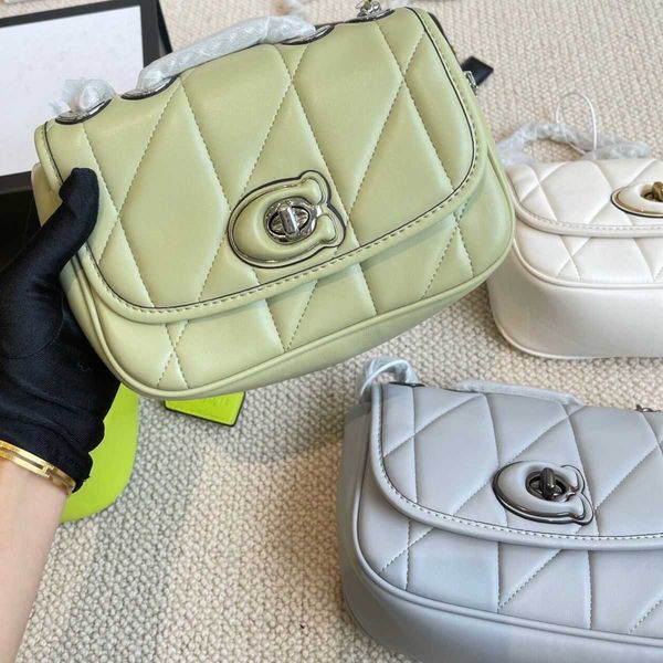 evening bag new chain fashion rhombus women's messenger bag high-end women's small square bag
evening bag new chain fashion rhombus women's messenger bag high-end women's small square bag
