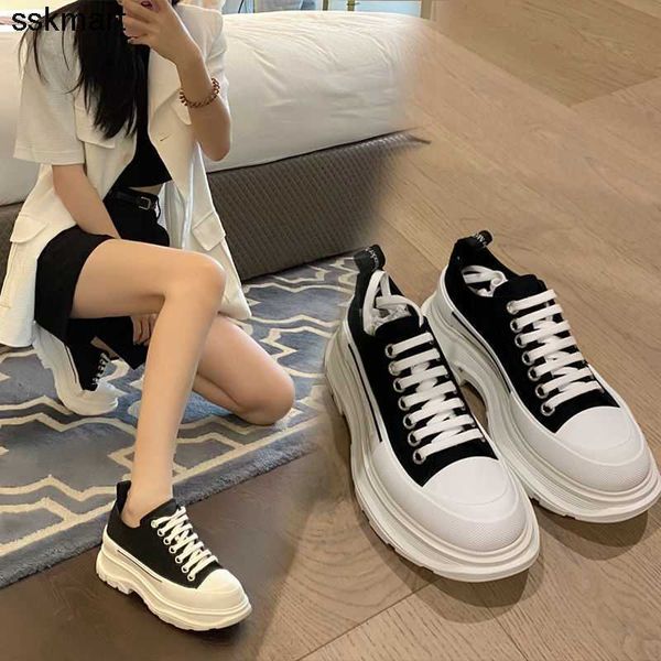 dress shoes luxury designer casual shoes tread slick canvas sneaker versatile female autumn winter lace up couple high sneakers, Black
dress shoes luxury designer casual shoes tread slick canvas sneaker versatile female autumn winter lace up couple high sneakers, Black