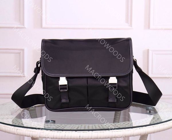 fashion waterproof canvas men messenger bags classic cross body luxury shouder bag briefcase handbag silver hardware designer scell phone ba
fashion waterproof canvas men messenger bags classic cross body luxury shouder bag briefcase handbag silver hardware designer scell phone ba