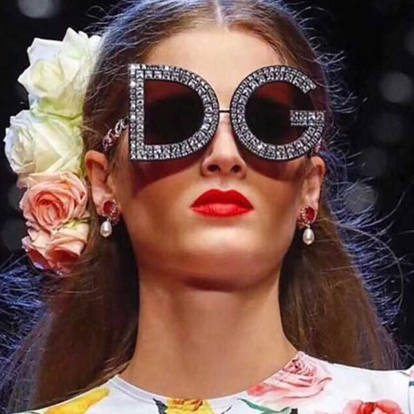 sunglasses trendy big frame letter sunglasses diamond plated womens plastic glasses 15994, White;black
sunglasses trendy big frame letter sunglasses diamond plated womens plastic glasses 15994, White;black