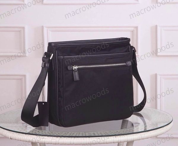 designers luxurys mens crossbody bag messenger canvas leather hobo shoulder purses man briefcase handbag trio tote cross body purse backpack
designers luxurys mens crossbody bag messenger canvas leather hobo shoulder purses man briefcase handbag trio tote cross body purse backpack