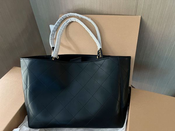 designer luxury women the tote bag fashion versatile handbags shoulder crossbody bags purse telfars totes large capacity saddle wallets 7a 3
designer luxury women the tote bag fashion versatile handbags shoulder crossbody bags purse telfars totes large capacity saddle wallets 7a 3