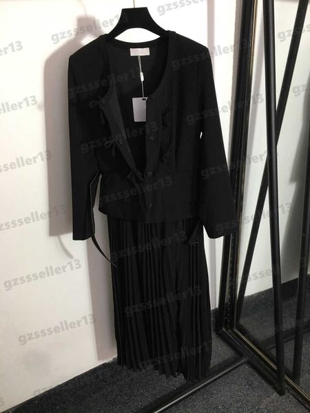 designer dress for womens fake two-piece jacket stitching high end dresses luxury red v black ruffled bow neck waist long sleeve pleated dre, Black;gray
designer dress for womens fake two-piece jacket stitching high end dresses luxury red v black ruffled bow neck waist long sleeve pleated dre, Black;gray