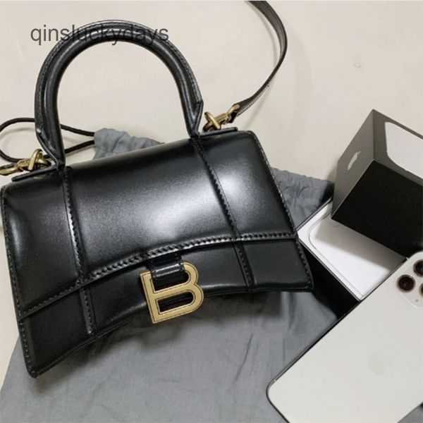 luxury balencaig bags outlet new cowhide hand-held one shoulder cross body hourglass bag for women
luxury balencaig bags outlet new cowhide hand-held one shoulder cross body hourglass bag for women