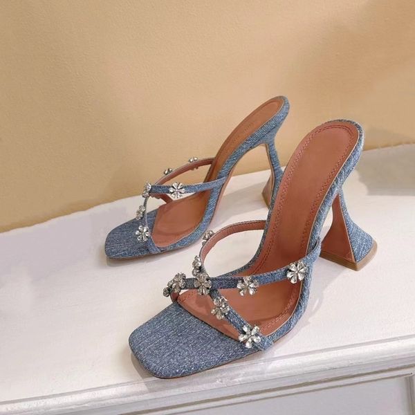 amina crystal-embellished begum muaddi buckle stain open toe sandals tube heel sandals women's luxury designer dress shoes evening slin, Black
amina crystal-embellished begum muaddi buckle stain open toe sandals tube heel sandals women's luxury designer dress shoes evening slin, Black