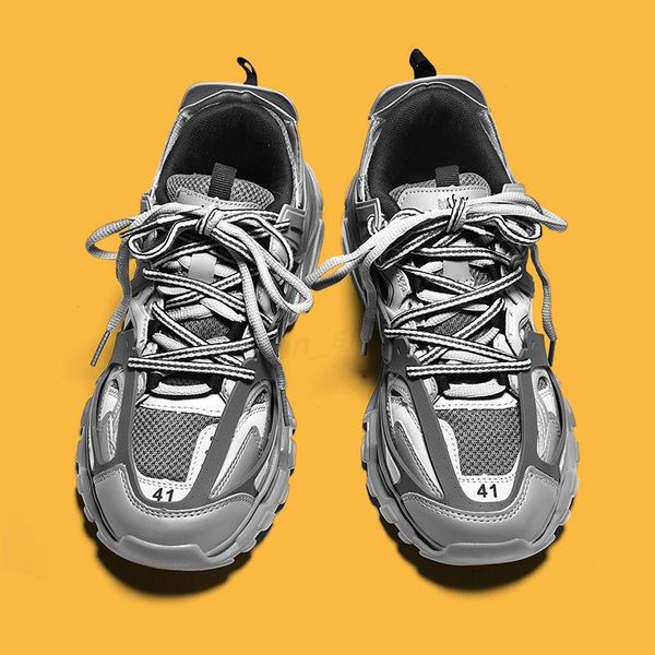 designer luxury womens mens casual shoe track 3.0 led sneaker lighted gomma leather trainer nylon printed platform sneakers men light traine
designer luxury womens mens casual shoe track 3.0 led sneaker lighted gomma leather trainer nylon printed platform sneakers men light traine