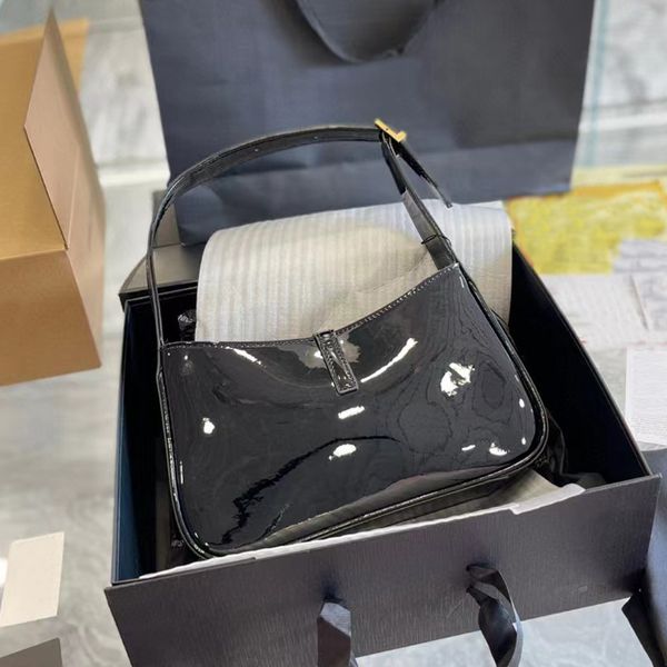 2021 quality armpit bag classic designer lady handbag shoulder french shiny fashion bag wholesale casual portable dinner bags patent leather
2021 quality armpit bag classic designer lady handbag shoulder french shiny fashion bag wholesale casual portable dinner bags patent leather