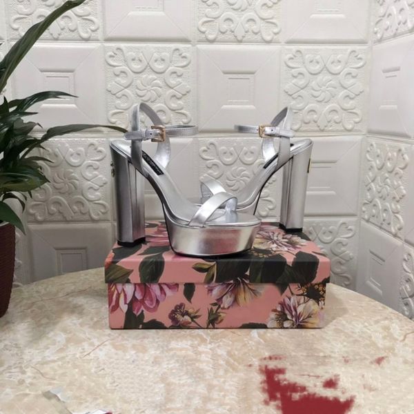 sandals shoes for women with sliding high heels luxury designer real leather pumps wislipper wedding letter-bottom plus size 35-43, Black
sandals shoes for women with sliding high heels luxury designer real leather pumps wislipper wedding letter-bottom plus size 35-43, Black