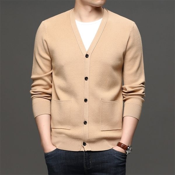 mens sweaters 5 colors mens casual solid color sweater cardigan autumn thin coat classic style knitting sweater male brand clothes 220923, White;black
mens sweaters 5 colors mens casual solid color sweater cardigan autumn thin coat classic style knitting sweater male brand clothes 220923, White;black