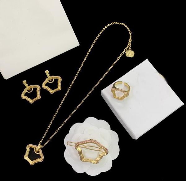 luxurious designer diamonds necklace brooch earring ring banshee medusa head pattern 18k gold plated birthday festive party gifts jewelry se, Black
luxurious designer diamonds necklace brooch earring ring banshee medusa head pattern 18k gold plated birthday festive party gifts jewelry se, Black
