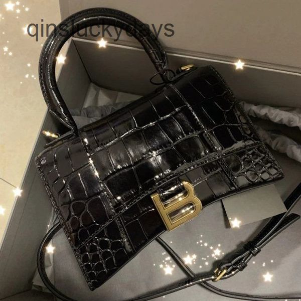 luxury balencaig bags outlet leather female summer 2022 new advanced texture hourglass b family high version o
luxury balencaig bags outlet leather female summer 2022 new advanced texture hourglass b family high version o