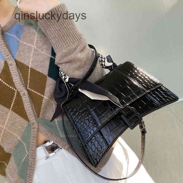 di0rbags luxury balencaig bags outlet leather female summer 2022 new fashion advanced texture hourglass b family high v
di0rbags luxury balencaig bags outlet leather female summer 2022 new fashion advanced texture hourglass b family high v