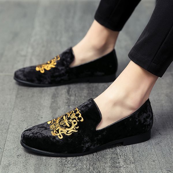 embroidery crown loafers men shoes solid color artificial suede hand-embroidered simple classic british party wedding business pointed shoes, Black
embroidery crown loafers men shoes solid color artificial suede hand-embroidered simple classic british party wedding business pointed shoes, Black