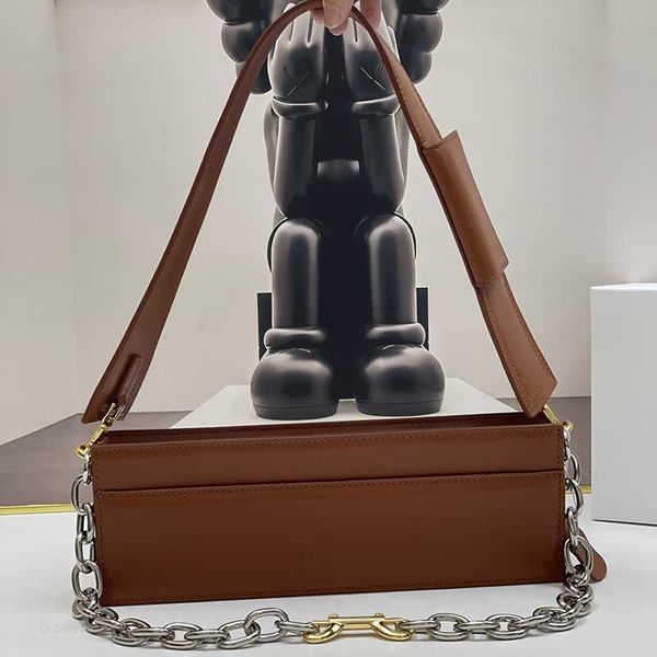 designer rectangular box bag le ciuciu two-tone leather stitching handbags canvas tote wide bandage chain shoulder bags women mini letter
designer rectangular box bag le ciuciu two-tone leather stitching handbags canvas tote wide bandage chain shoulder bags women mini letter