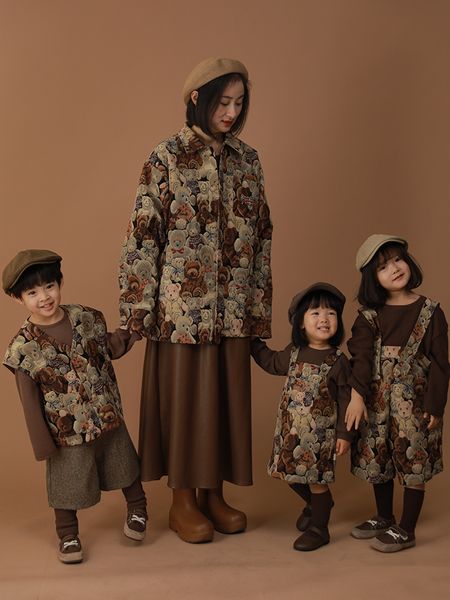 family matching outfits children's cartoon bear jacquard girl dress retro shirt baby parent child outfit jacket casual vest 220924, Blue
family matching outfits children's cartoon bear jacquard girl dress retro shirt baby parent child outfit jacket casual vest 220924, Blue
