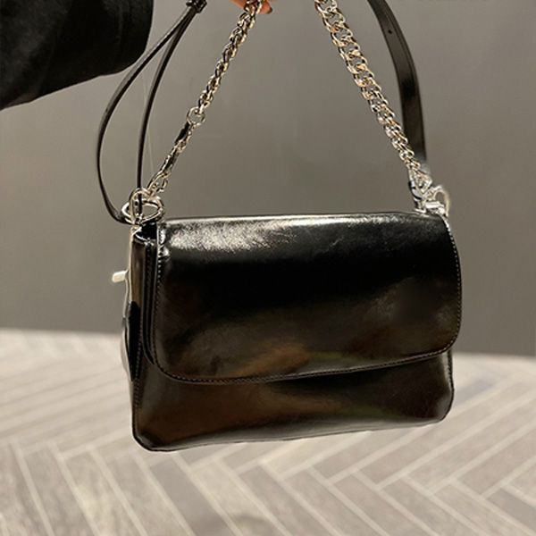 luxurys designers real leather hobo bag woman 2022 new letter chain tote bags fashion clutch purse shoulder baguette bag satchel
luxurys designers real leather hobo bag woman 2022 new letter chain tote bags fashion clutch purse shoulder baguette bag satchel