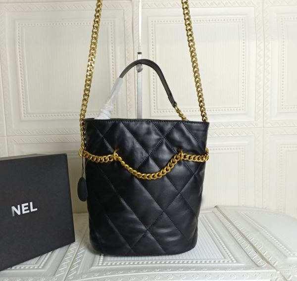 designer luxury big brand bucket bag retro plaid leather ladies new handbag fashion multifunctional large capacity hardware chain messenger
designer luxury big brand bucket bag retro plaid leather ladies new handbag fashion multifunctional large capacity hardware chain messenger