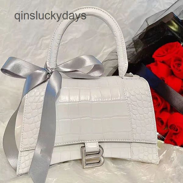 luxury balencaig bags outlet bag 2022 new fashion autumn winter versatile crocodile pattern hourglass net red
luxury balencaig bags outlet bag 2022 new fashion autumn winter versatile crocodile pattern hourglass net red