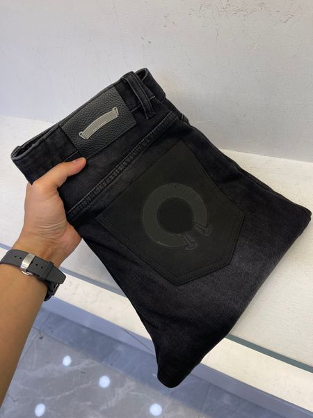 2022 brand designer jeans highquality comfortable cotton blend textures of material evel embroidery casual man's jeans, Blue
2022 brand designer jeans highquality comfortable cotton blend textures of material evel embroidery casual man's jeans, Blue