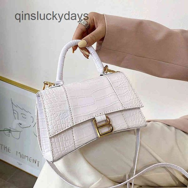 di0rbags luxury balencaig bags outlet texture hourglass 2022 new crocodile pattern ocean style versatile one shoulder m
di0rbags luxury balencaig bags outlet texture hourglass 2022 new crocodile pattern ocean style versatile one shoulder m