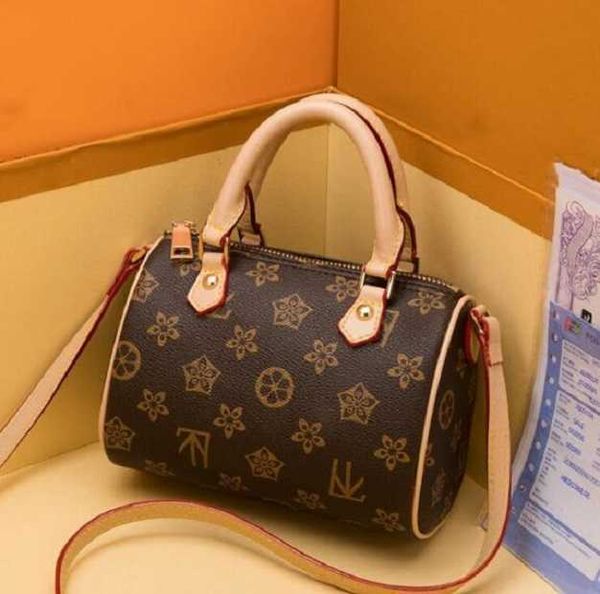 fashion tote designers evening bags women messenger travel bag classic style bags shoulder lady totes handbags 30cm with key lock handbag
fashion tote designers evening bags women messenger travel bag classic style bags shoulder lady totes handbags 30cm with key lock handbag