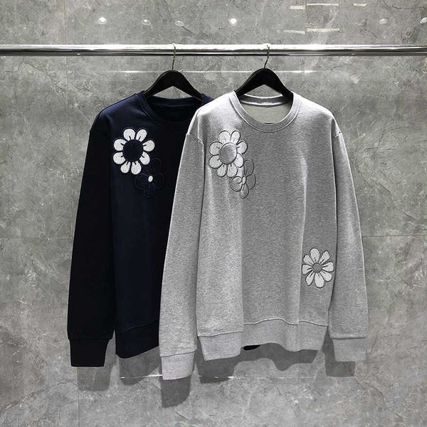 2022 fashion tb thom brand sweatshirts men spring autumn clothing cotton o-neck flower embroidery casual sportswear coat, Black
2022 fashion tb thom brand sweatshirts men spring autumn clothing cotton o-neck flower embroidery casual sportswear coat, Black