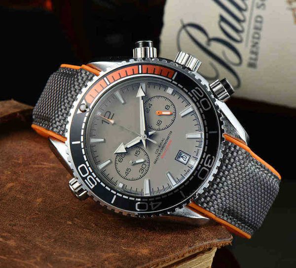 fashion watches for mens montre diamond movement luxury designer watch fashion women's men's watch x437, Slivery;brown
fashion watches for mens montre diamond movement luxury designer watch fashion women's men's watch x437, Slivery;brown