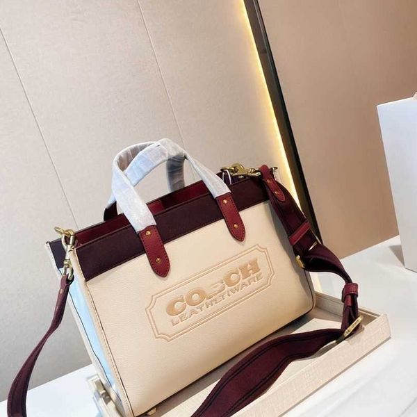 evening bag 2022 new tote bag women's senior hand-held messenger shoulder bag large-capacity fashion all-match
evening bag 2022 new tote bag women's senior hand-held messenger shoulder bag large-capacity fashion all-match