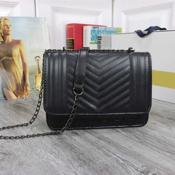 women cosmetic handbag bags luxurys cases designers 6-color casual travel sier chain small square bag pu material fashion shoulder bag'
women cosmetic handbag bags luxurys cases designers 6-color casual travel sier chain small square bag pu material fashion shoulder bag'