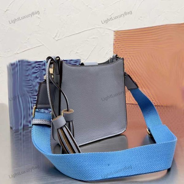 5a tassel bucket shoulder bag designer leather square wallet quality crossbody for women classic famous brand shopping purses 220921
5a tassel bucket shoulder bag designer leather square wallet quality crossbody for women classic famous brand shopping purses 220921